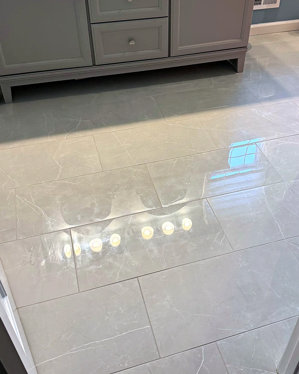 Shiny clean floors after a house cleaning in Chester, NJ