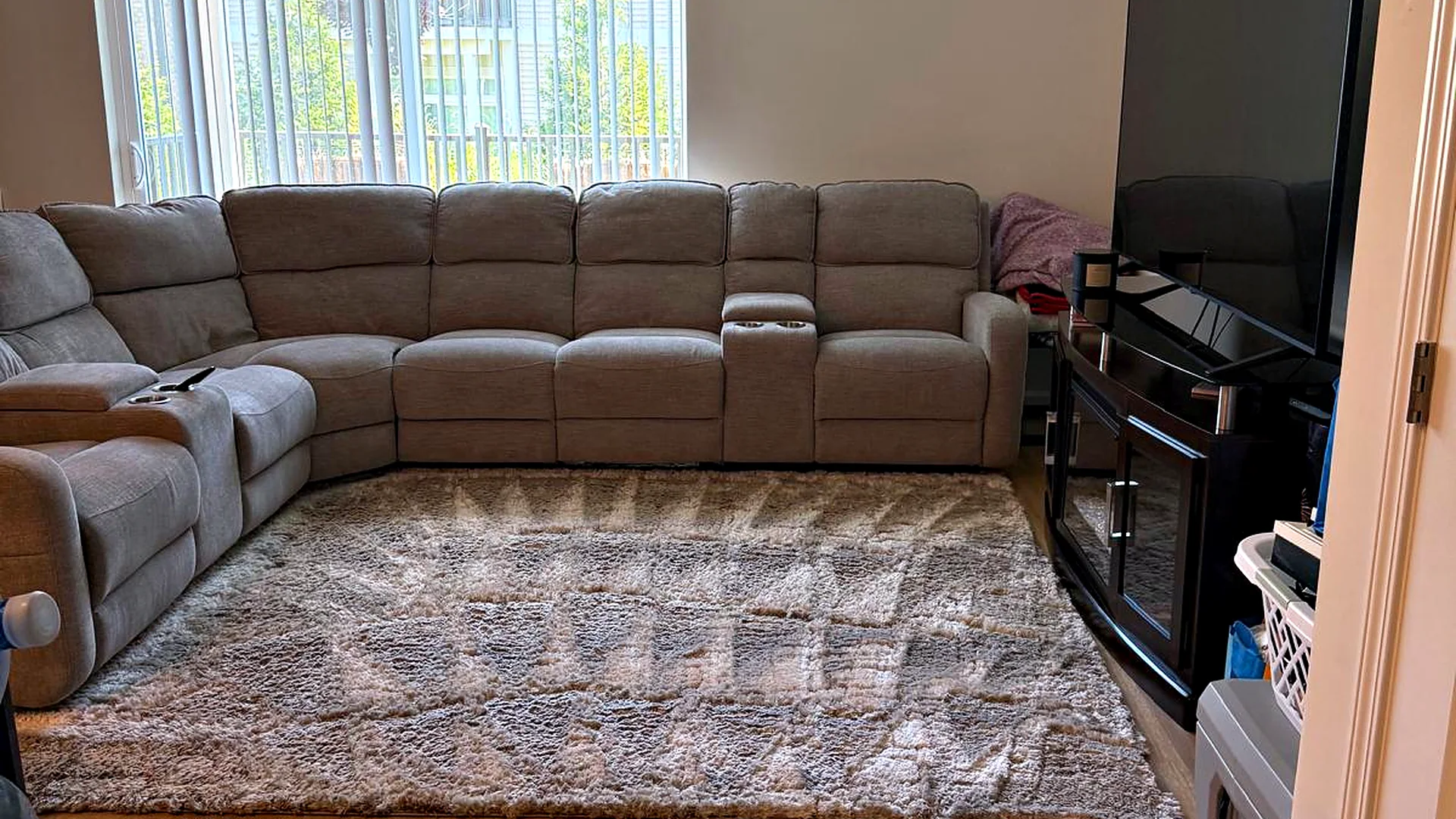 Clean family living room after a house cleaning in Peapack, NJ